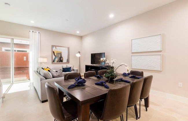 3 BR 3BA Villa 5min Disneyworld Hot Tub BBQ - Foto 3