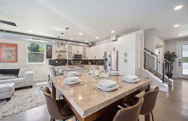 Swanky Townhome Near Old Town, Breweries and River - Foto 25