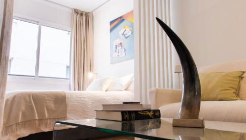 Best Location Puerta de Alcalá - Photo 2