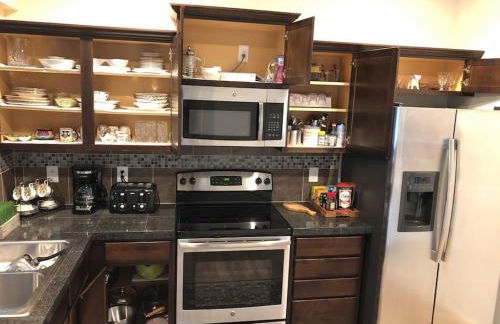 Terra House Tacoma - EV Power Station, Crib, Stroller, High Chair - Foto 9