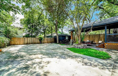 Dog-friendly home with large patio, W/D & central AC - Foto 30