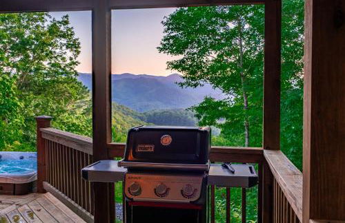 Chasing Sunsets: A Cozy 2-Bedroom Cabin in Smoky Mts with Stunning Mountain Views. - Foto 3