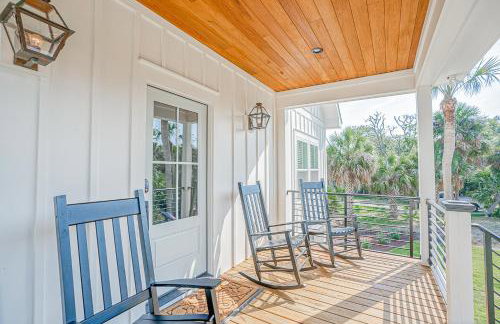 NEW LISTING Six Bedrooms - Private Dock - Steps to the Beach - Sleeps 14 - Foto 60
