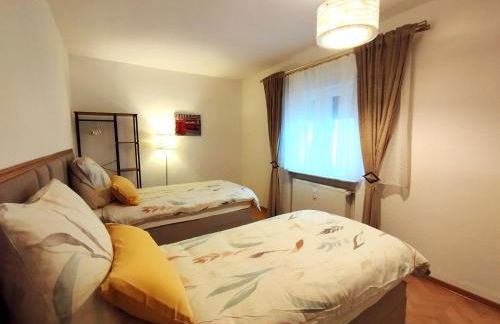 OVER RIVER near FRANKFURT-130 QM-4 ROOMS- 6 BEDS- FREE PARKING- AC - Foto 28