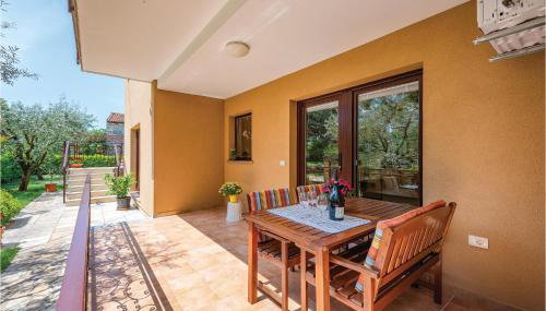 Stunning Apartment In Umag With Wifi - Foto 3