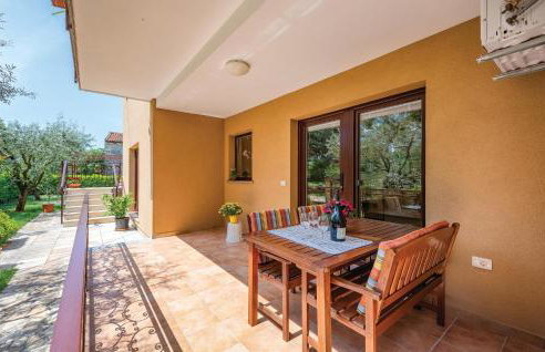 Stunning Apartment In Umag With Wifi - Foto 3