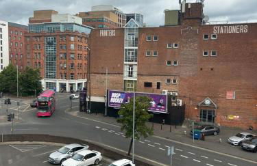 Large 2 bedroom 2 bathroom x6 person city center apartment with free underground parking - Foto 8