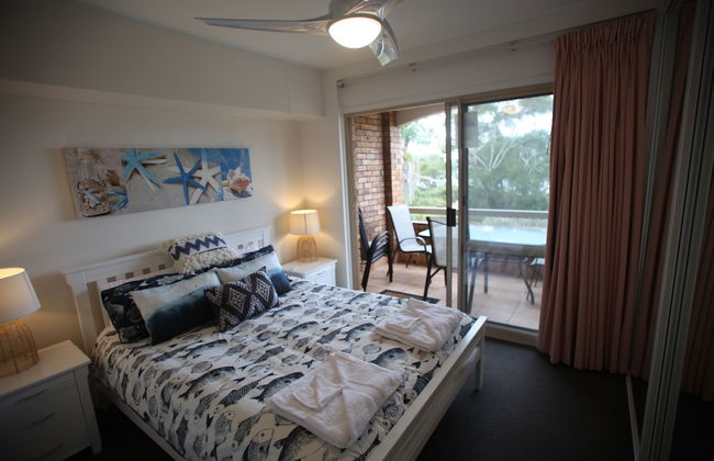 Beachfront Shoal Bay - Photo 3