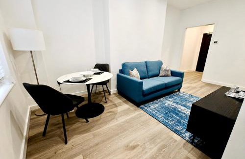 Contemporary 1-Bed Flat by Bury Metro link - Foto 3