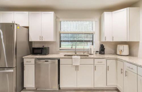 Entire Home with Air Hockey and Firepit - Photo 17