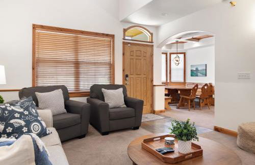 Family Getaway-Pool, Hot Spring, Scuba & Ice Castles 727 home - Foto 5