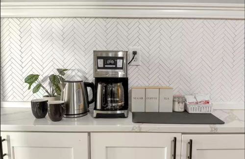 Spacious Home Downtown - Children's Hospital, Pets - Foto 12