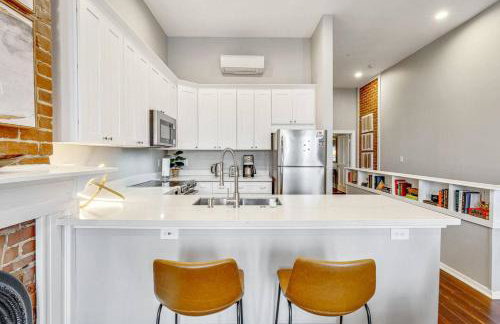 Luxury LGD Condo w Balcony Near Magazine St - Foto 12