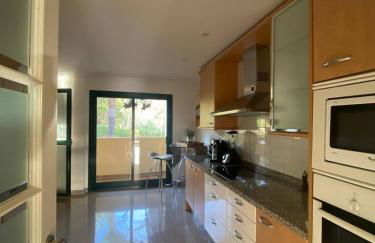 Sunny Retreat with Stunning View - Foto 35