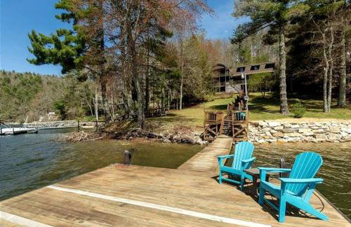 Enchanting Cabin with Breathtaking Sunset and Lake Views in North Carolina - Photo 11