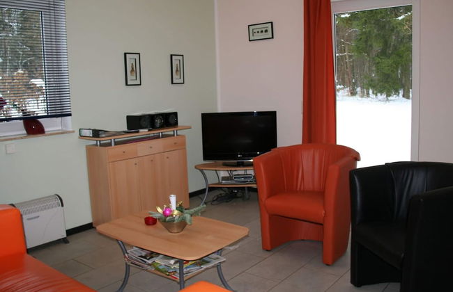 Bungalow in Eifel Near Forest and Mountains - Foto 10