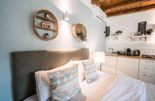 Mila and Jurija Formenti 2 apartments in heart of nautic marina, with heated swimming pool May till October, bikes, Sup, kajak, free parking in our garden - Photo 37