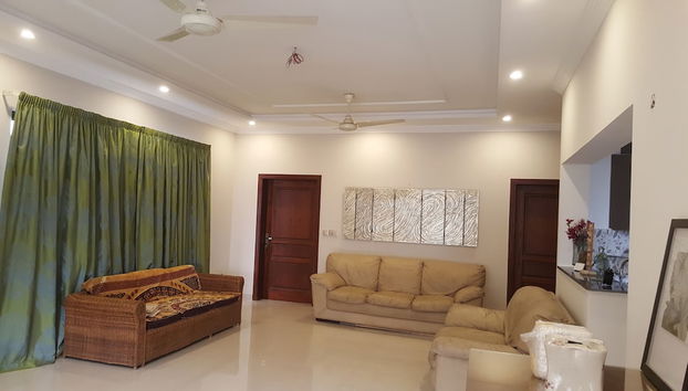 Valley View Villa - Foto 5, Salón en el vestíbulo