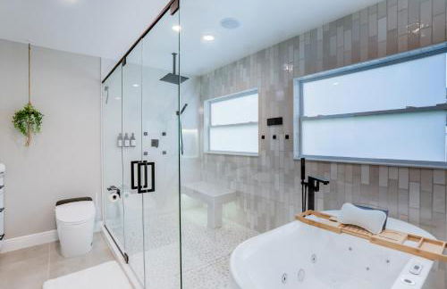 Cozy Clearwater Getaway Beach, Spa, and Luxury - Photo 8