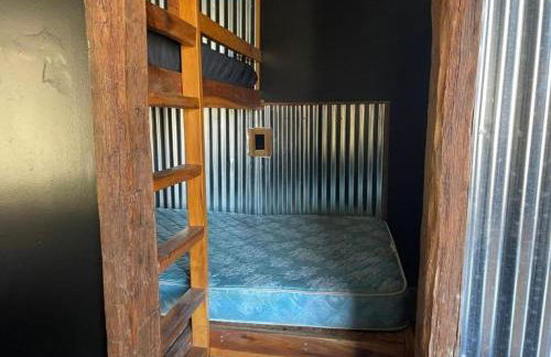 Equipped Cabin Surrounded by Nature in Indiana - Foto 10