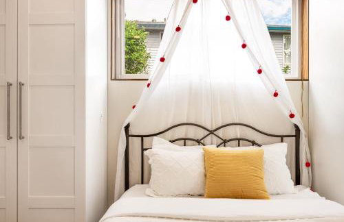 Kirkland Oasis Chic Basement Retreat with Hot Tub - Foto 4