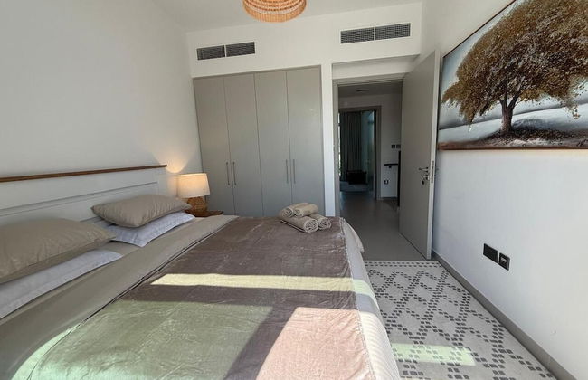 Elegant Stay in Ranches Villa - Photo 2