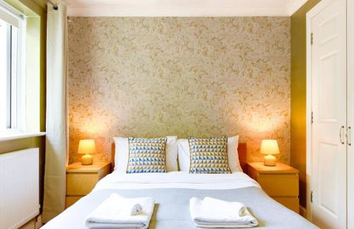 Last-Minute Specials l Modern 2 Double Bed Apartment for 5 Guests l Hofin Stays Short Lets & Serviced Accommodation - Foto 2