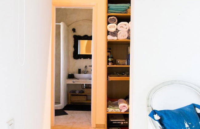 Seafront Luxury Villa w 5-en Suite BR BBQ - Photo 8