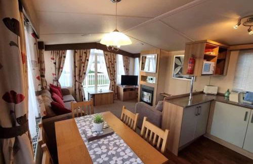 Spacious and modern 3 bedroom Doniford Bay Haven Caravan Park Static Caravan - Photo 2