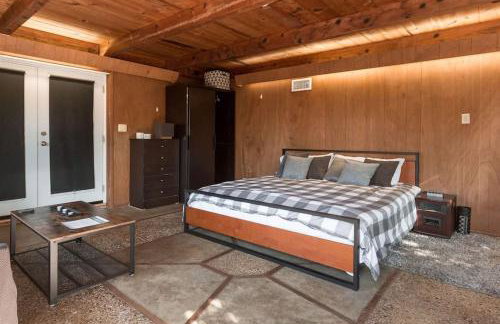 SunHouse 1410sqft BBQ 3xTVs Pets W/D Backyard - Photo 26