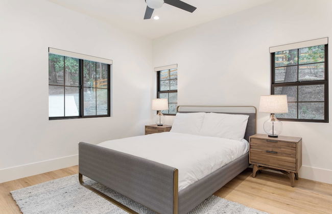 Luxury Retreat, 5mins to the Lake Game Room + Fire Pit Howlite by Avantstay - Foto 5