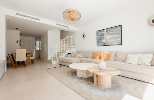 Holiday Home next to the beach, with private terrace, BBQ and incredible sea-view solarium - Photo 8