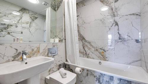 Large 2 Bed 2 Bath Central Manchester - Foto 3, Shower