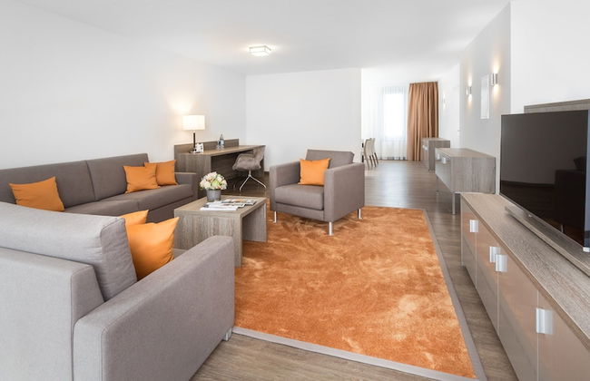 HerzogsPark Studios & Apartments - Photo 11