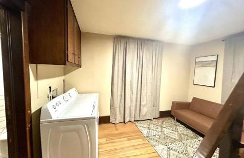 Downtown Location With Washer and Dryer. - Foto 1