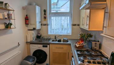 SWANAGE WELL PRESENTED 2 BEDROOM APARTMENT CLOSE to BEACH - Foto 2