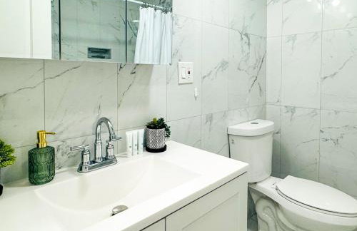 Lux Designer Home with Gaming Rm - Foto 16