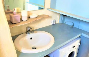 Mosaic Suites - Photo 25