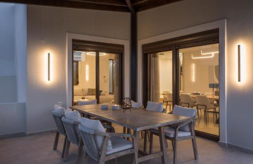 Villa Wisdom - Elegant & Homely with Pool, Galatas - Photo 56