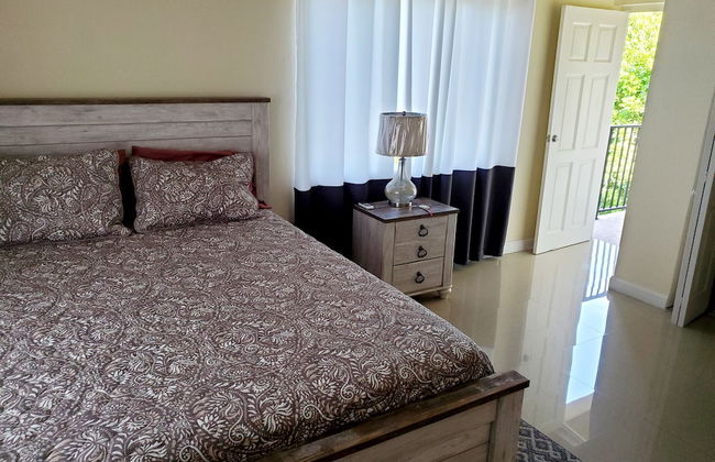 Rochester Modern Chic Apartment - Photo 6