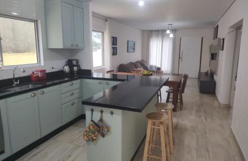 casa 700m da praia, ideal para família, 3 quartos , piscina, ar condicionado, churrasqueira, wi fi, estacionamento, até 10 pessoas, - Foto 8