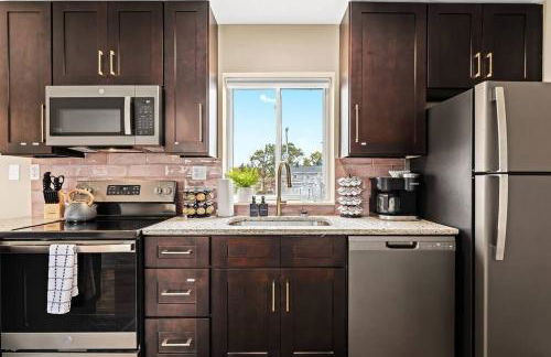 New! Modern Upper Flat near Downtown Roseville - Foto 14