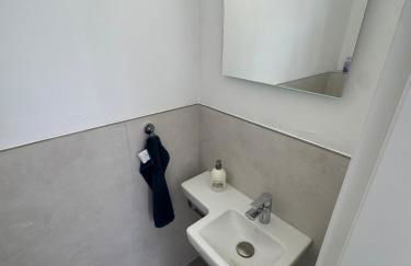 UZ Villa 11 - Laatzen 10 Minutes to Hannover Messe 140qm Modern Living Self-Check-In Wifi Parking - Foto 24