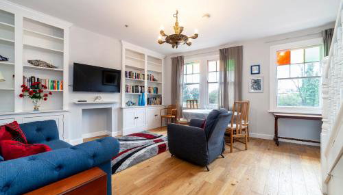 Stylish 3 BDR apartment wfree parking and garden - Photo 3