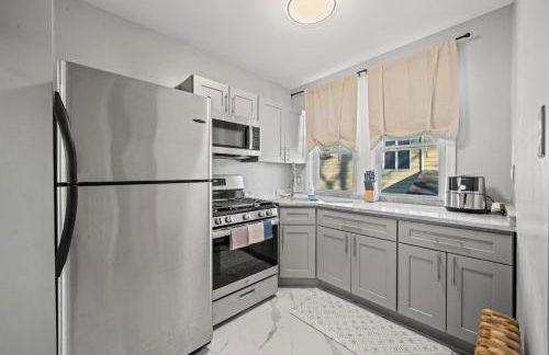 Spacious Luxe Stay Sleeps 16 20 Min to NYC - Foto 43