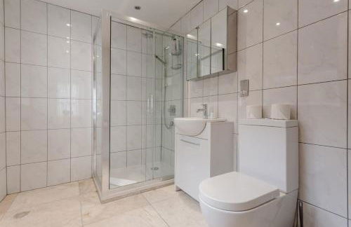 Bright Modern Large 1 Bed Flat in Battersea Clapham Junction - Foto 15