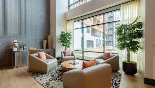 Business Ready -Fast WiFi -Onsite Parking - Foto 2