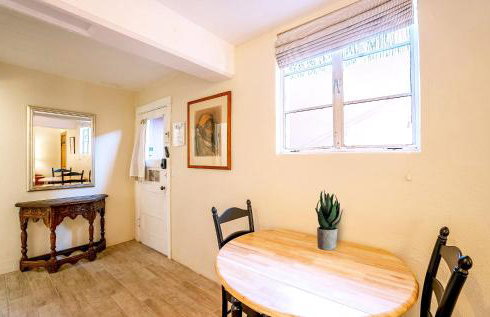 Charming Basement Studio Guesthouse 2 Blocks from UofA - Foto 7