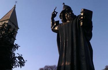 Spacious Apartment Center - Photo 42