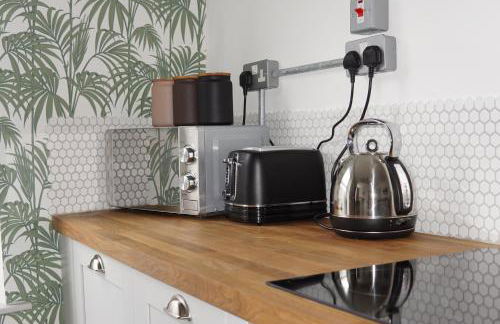 High St. Hideout - Photo 4